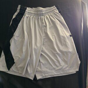 NIKE Shorts Grey - Size Medium